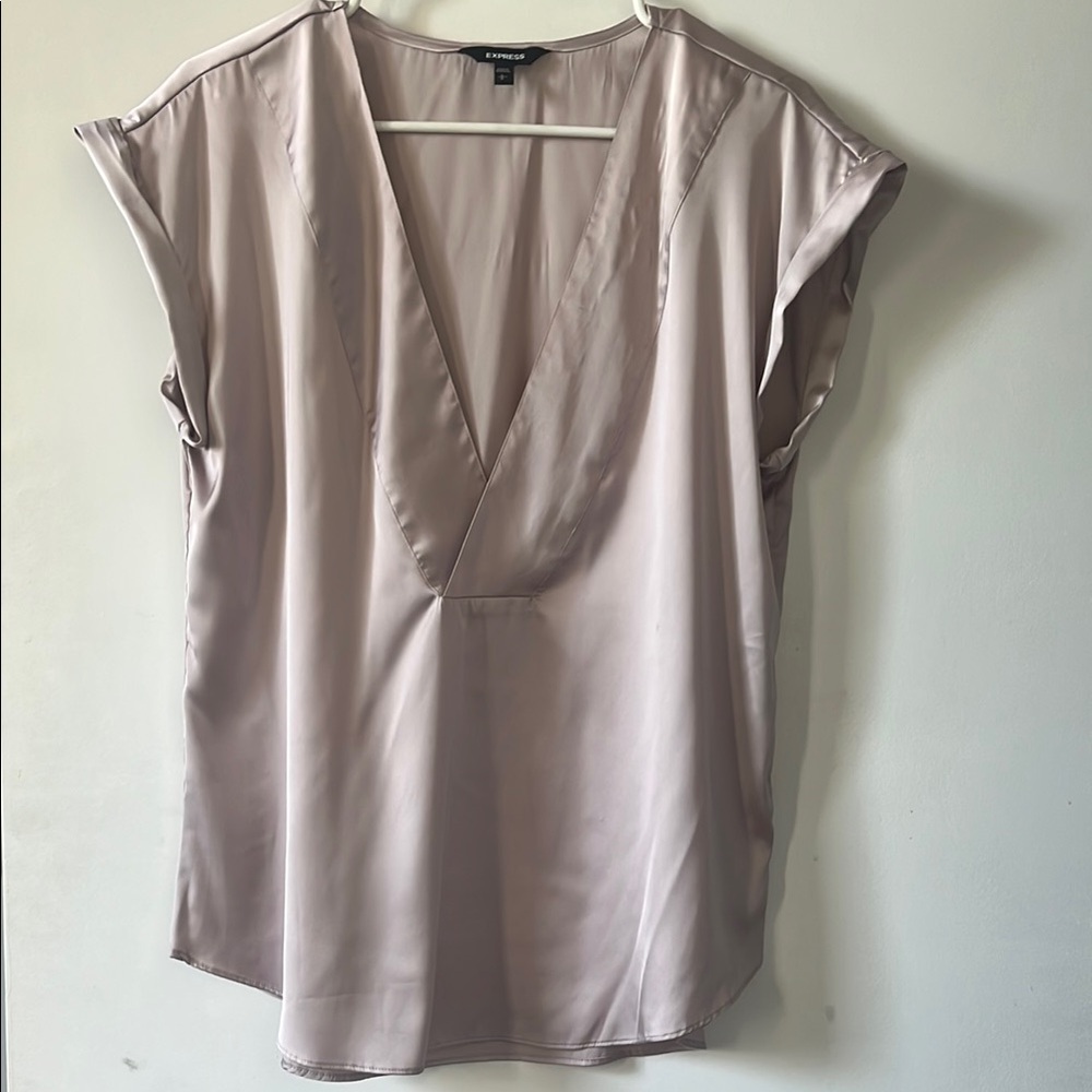 Express blush Deep V Blouse with Cuffed Cap Sleeves, NWOT